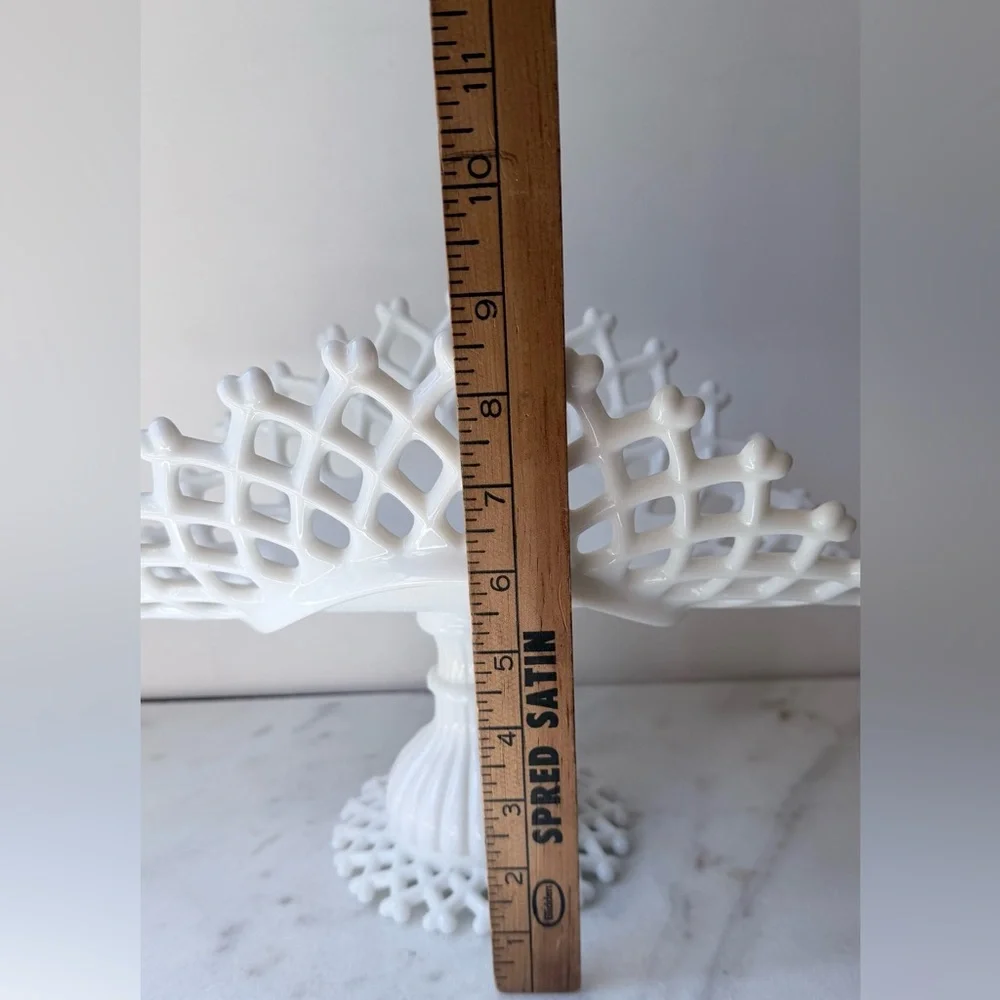 vintage Westmoreland white milk glass banana stand  lattice edge pattern